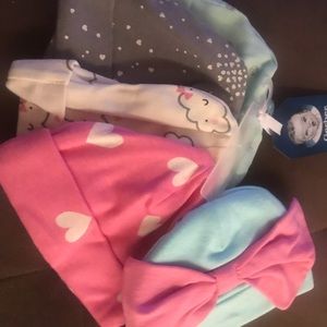 Babygirl mittens and hats